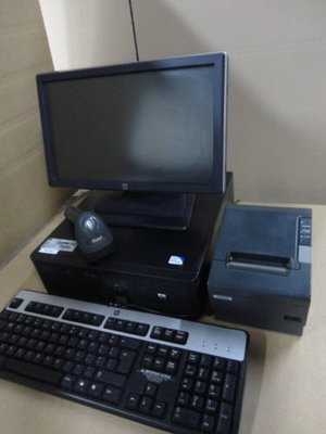 Kassa Systeem * HP RP5700 PC + 15,6